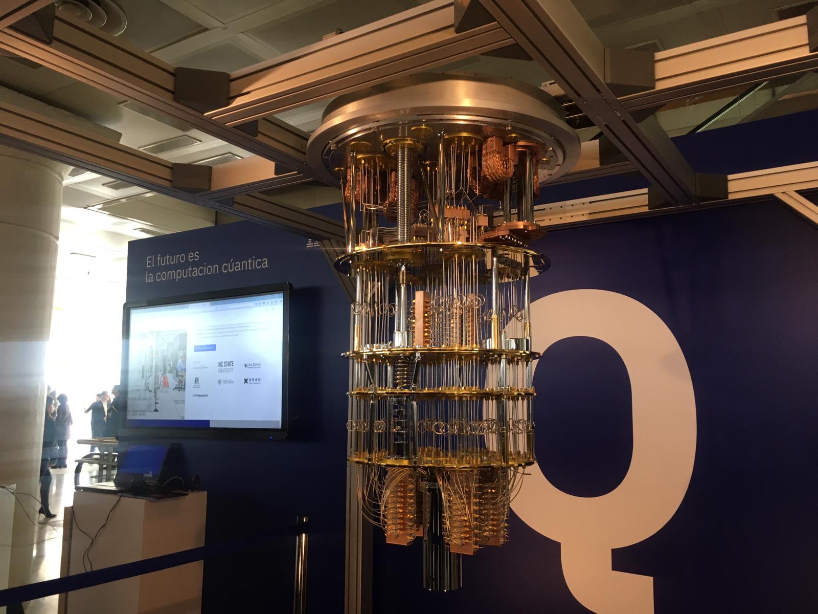 maqueta ordenador cuantico ibm quantum computing computacion cuantica