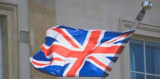 Reino Unido alerta de una “tormenta perfecta” en ciberseguridad: IA, tensiones geopolíticas y ataques estatales redefinen el riesgo digital ciberataque Reino Unido UK expone datos 40 millones votantes ocho años brecha de datos seguridad masiva elecciones ciberseguridad noticias bit life media